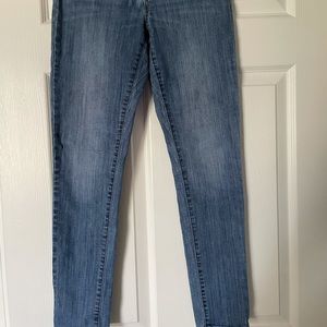 Low waisted Banana Republic skinny jeans